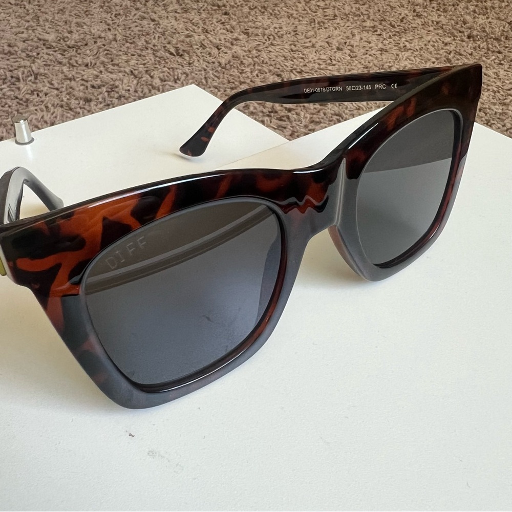 Diff Tortoise Shell Sunglasses - Picture 11 of 11